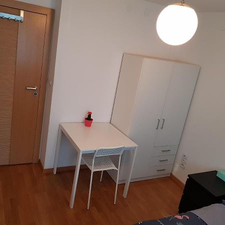 Mirrorroom Pl Citycenter Warschau Exterior foto