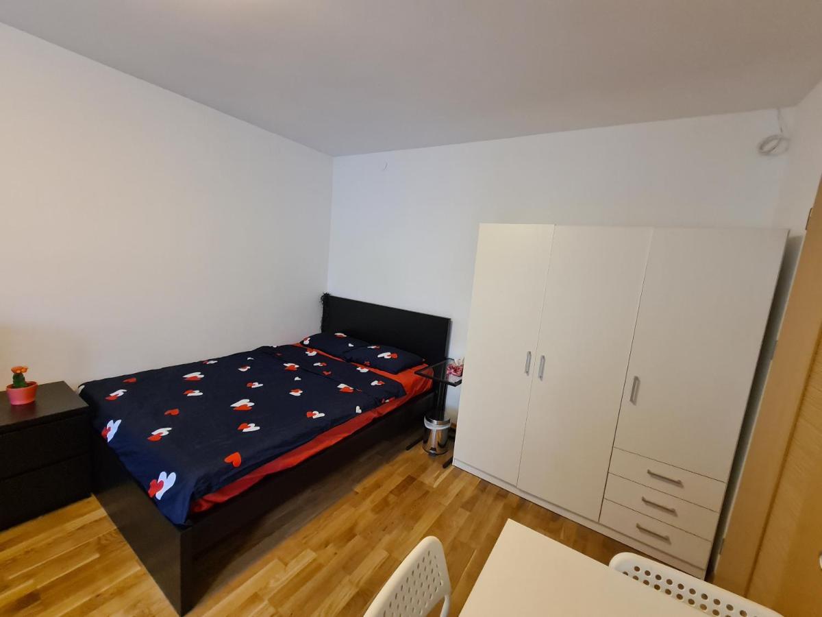 Mirrorroom Pl Citycenter Warschau Exterior foto